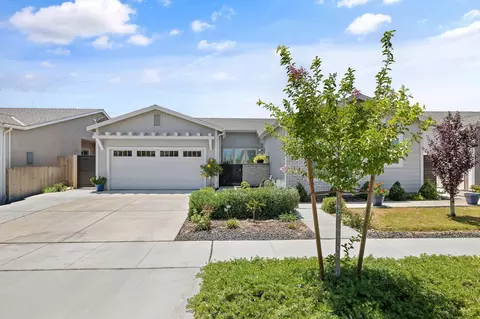 1938 N Frontier St, Hanford, CA 93230