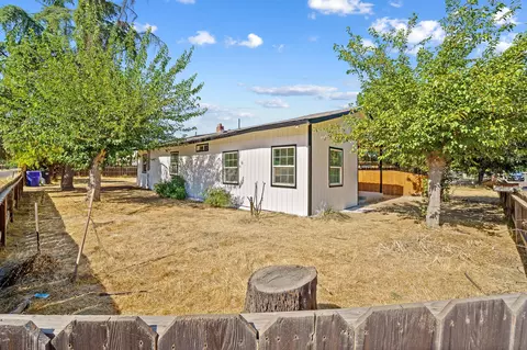 1321 E Olive Way, Dinuba, CA 93618