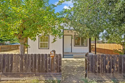 Exterior - 1321 E Olive Way, Dinuba, CA 93618 photo 2 of 4