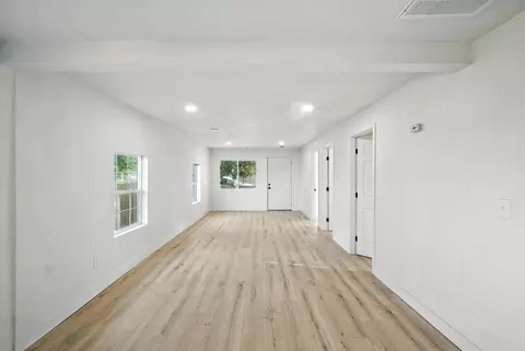 Entry Way - 1321 E Olive Way, Dinuba, CA 93618 photo 1 of 3