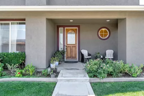 Exterior - 2069 E Duff Ave, Reedley, CA 93654 photo 3 of 8