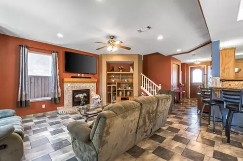 Living - 2069 E Duff Ave, Reedley, CA 93654 photo 1 of 3