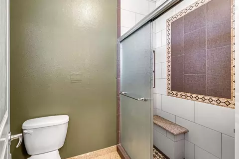 Bath - 2069 E Duff Ave, Reedley, CA 93654 photo 6 of 6