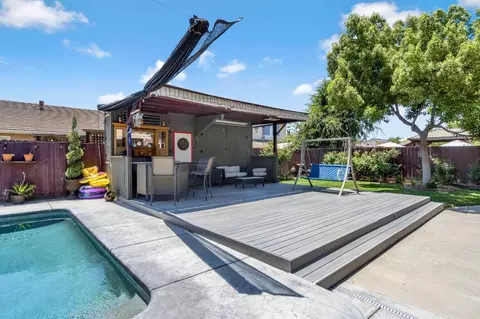 Exterior - 2069 E Duff Ave, Reedley, CA 93654 photo 5 of 8