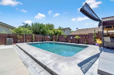 Exterior - 2069 E Duff Ave, Reedley, CA 93654 photo 6 of 8