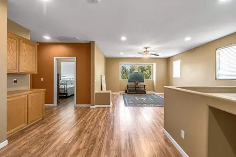 Entry Way - 2069 E Duff Ave, Reedley, CA 93654 photo 3 of 4