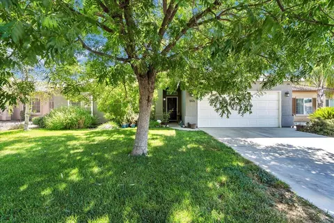 946 N Villa St, Porterville, CA 93257