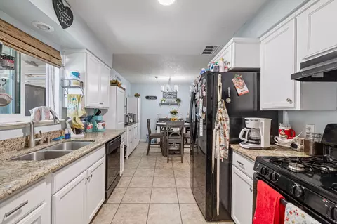 990 Linda Ln, Lemoore, CA 93245 photo 7