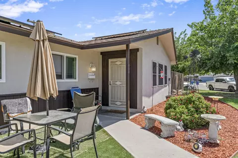 990 Linda Ln, Lemoore, CA 93245 photo 2
