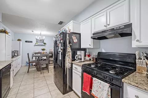 990 Linda Ln, Lemoore, CA 93245 photo 11