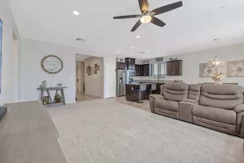 1066 Jade Way, Lemoore, CA 93245 photo 11