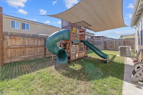 1066 Jade Way, Lemoore, CA 93245 photo 35