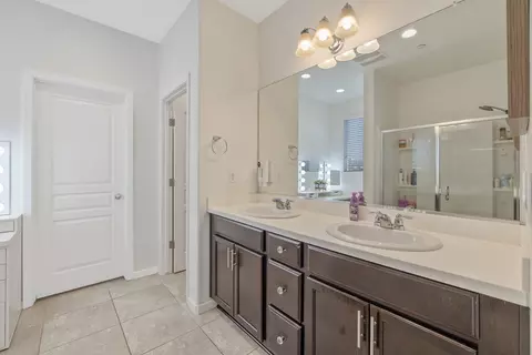 1066 Jade Way, Lemoore, CA 93245 photo 33