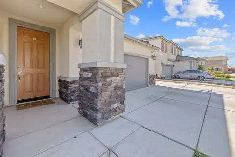1066 Jade Way, Lemoore, CA 93245 photo 4