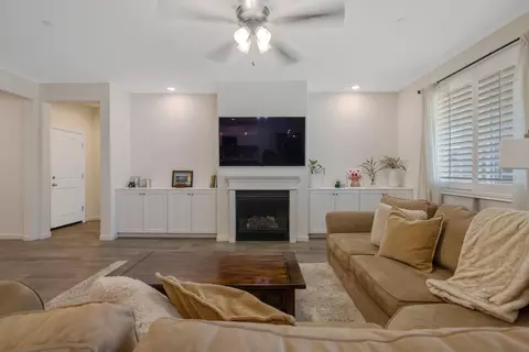 2325 E Copper Ct, Visalia, CA 93292 photo 17