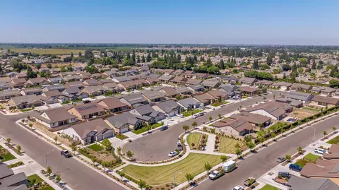 2325 E Copper Ct, Visalia, CA 93292 photo 45