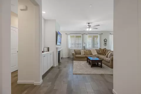2325 E Copper Ct, Visalia, CA 93292 photo 14