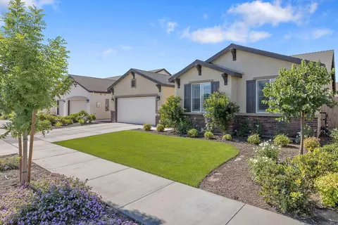 2325 E Copper Ct, Visalia, CA 93292 photo 3