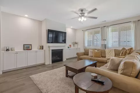 2325 E Copper Ct, Visalia, CA 93292 photo 16