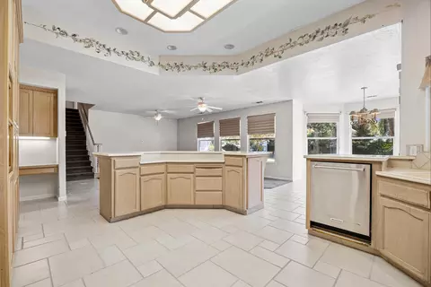 Kitchen - 1163 N Belmont Rd, Exeter, CA 93221 photo 4 of 6