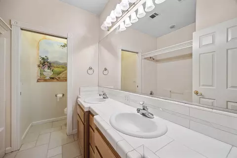 Bath - 1163 N Belmont Rd, Exeter, CA 93221 photo 1 of 6
