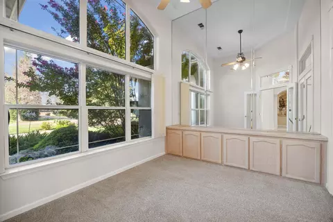 Living - 1163 N Belmont Rd, Exeter, CA 93221 photo 4 of 13
