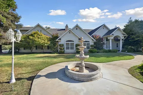 Exterior - 1163 N Belmont Rd, Exeter, CA 93221 photo 2 of 15