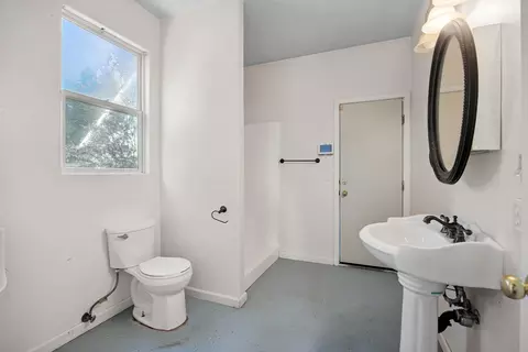 Bath - 1163 N Belmont Rd, Exeter, CA 93221 photo 6 of 6