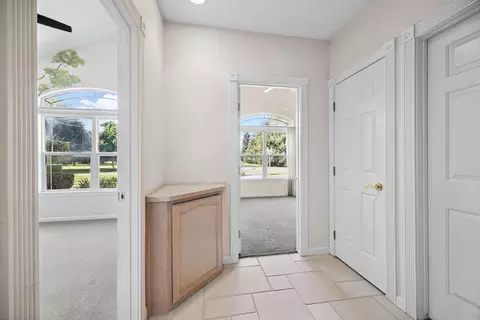 Entry Way - 1163 N Belmont Rd, Exeter, CA 93221 photo 3 of 7