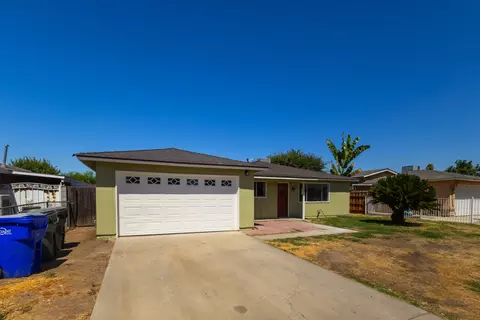 573 N Kern Ave, Farmersville, CA 93223