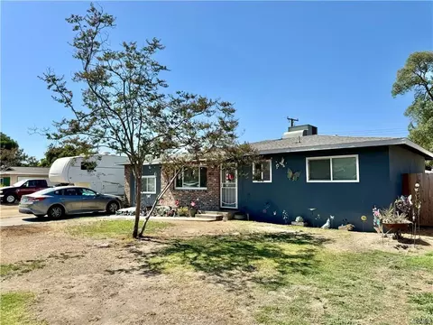 1614 W Dorothea Ave, Visalia, CA 93277