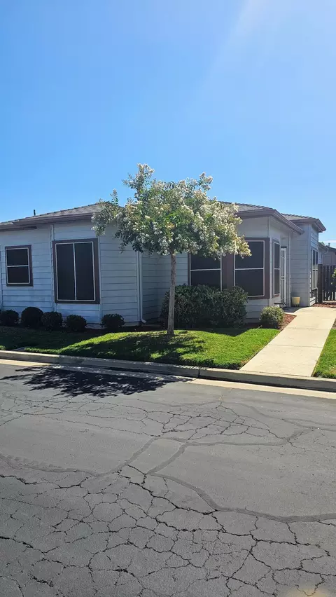 4612 S Linda Vista St, Visalia, CA 93277