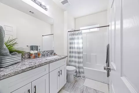 3439 E Grove Ave, Visalia, CA 93292 photo 25