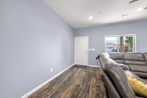 3439 E Grove Ave, Visalia, CA 93292 photo 9
