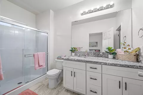3439 E Grove Ave, Visalia, CA 93292 photo 21
