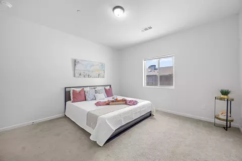 3439 E Grove Ave, Visalia, CA 93292 photo 3