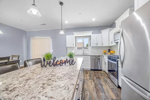 3439 E Grove Ave, Visalia, CA 93292 photo 2