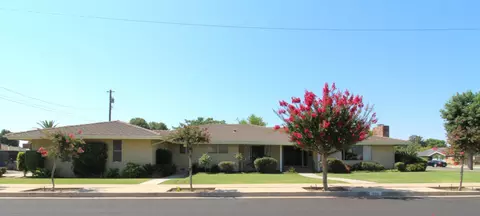 700 Sequoia Dr, Exeter, CA 93221