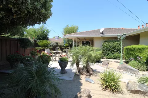 Exterior - 700 Sequoia Dr, Exeter, CA 93221 photo 7 of 10