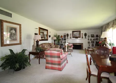Living - 700 Sequoia Dr, Exeter, CA 93221 photo 2 of 5