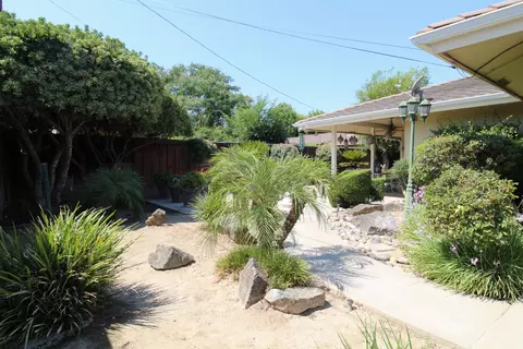 Exterior - 700 Sequoia Dr, Exeter, CA 93221 photo 8 of 10
