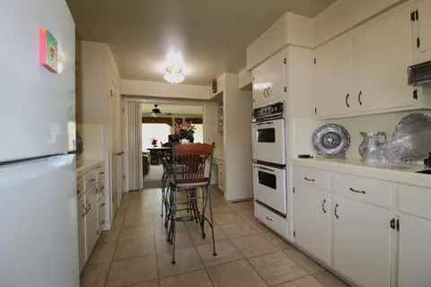Kitchen - 700 Sequoia Dr, Exeter, CA 93221 photo 2 of 2