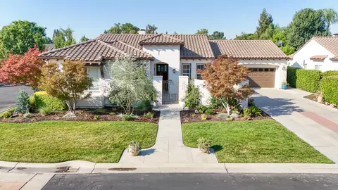5515 W Sunnyview Ave, Visalia, CA 93291