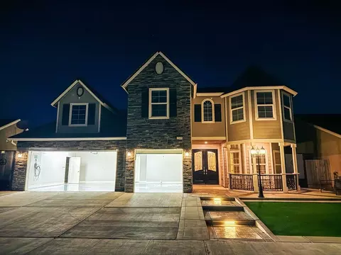 2545 Emerald Bay Ave, Tulare, CA 93274