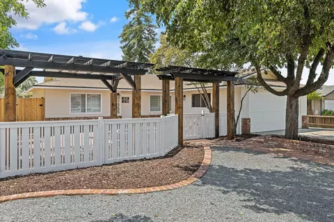 1355 E Birch Ave, Tulare, CA 93274 photo 6