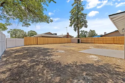 1355 E Birch Ave, Tulare, CA 93274 photo 29