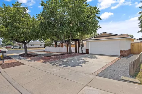 1355 E Birch Ave, Tulare, CA 93274 photo 4