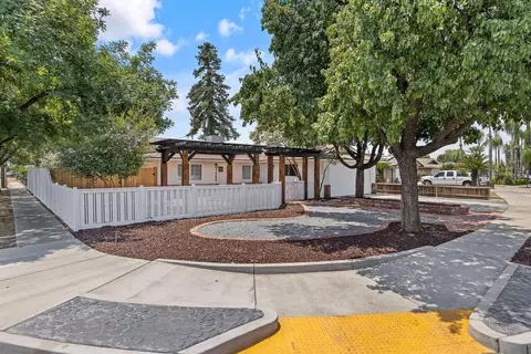 1355 E Birch Ave, Tulare, CA 93274