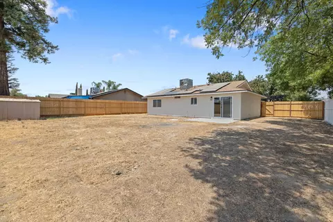 1355 E Birch Ave, Tulare, CA 93274 photo 30