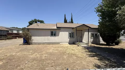1220 E Visalia Rd, Farmersville, CA 93223